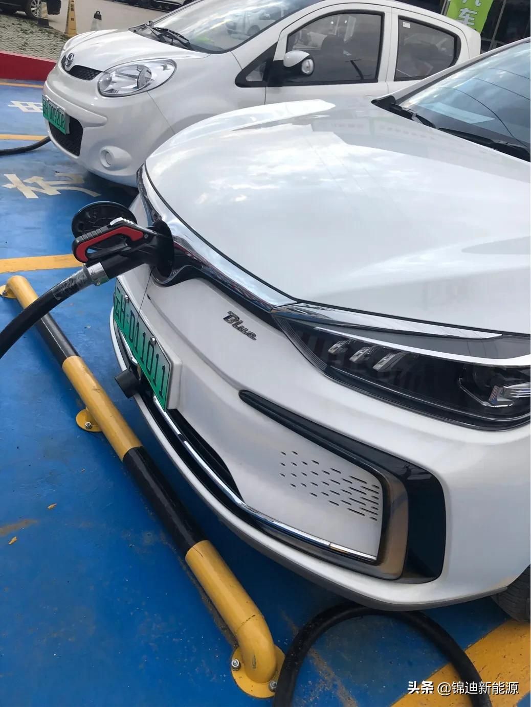 西安哪里买微型车比较便宜 为开云官网玩法说明很少人谈论长安车? 西安秦川奥拓)获得日本铃木技术的奥拓