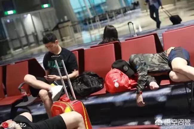 许昕再次维护樊振东了吗 2019年是许昕年还是樊振东年? 应该是许昕年吧