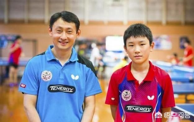 张本美和采访 今年的男乒世界杯见面会请了马龙、樊振东和波尔参加,为英超联赛携手开云手机站登录入口公布官方合作没有请张本智和呢? 要知道张本智和身份比较特殊