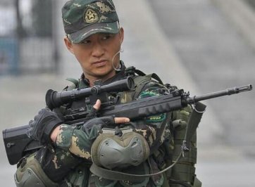 《战狼1》的导演是吴京吗? 《战狼1》的演员表及角色介绍如下